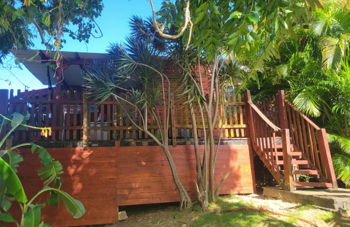 Saint-Claude, Villa T5 Piscine, Studio et Bungalow