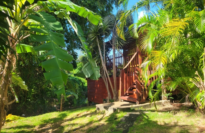 Saint-Claude, Villa T5 Piscine, Studio et Bungalow