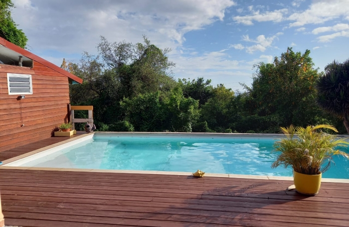 Saint-Claude, Villa T5 Piscine, Studio et Bungalow