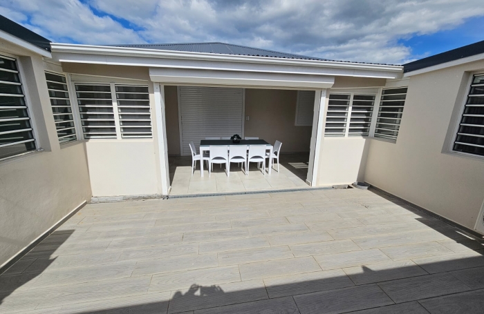 SUPERBE MAISON A LOUER A BAIE-MAHAULT