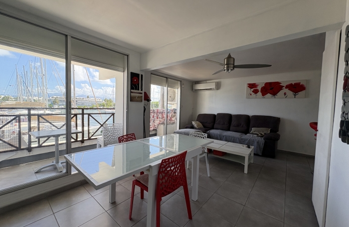 BEL APPARTEMENT T2 MEUBLE LA MARINA