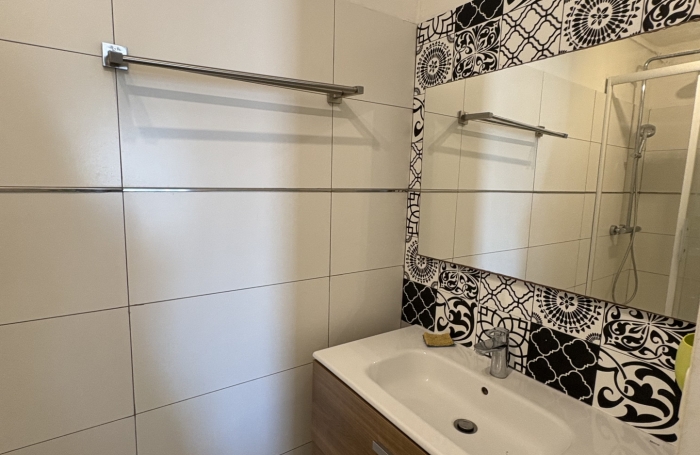 BEL APPARTEMENT T2 MEUBLE LA MARINA