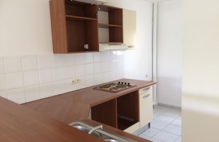 3 pi&egrave;ces 57.37 m2 BAIE-MAHAULT Moudong Sud, T3 RDC