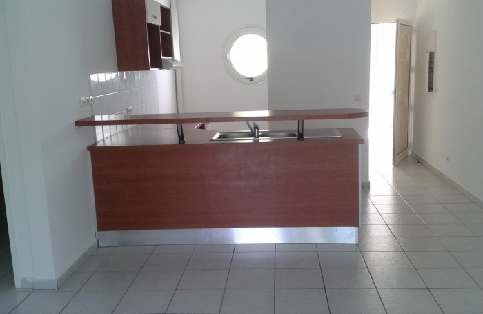 3 pi&egrave;ces 57.37 m2 BAIE-MAHAULT Moudong Sud, T3 RDC