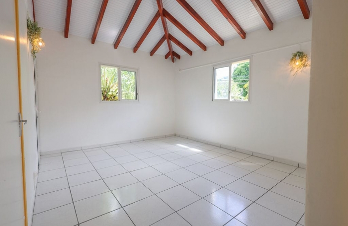 Location Appartement T2 Calme et Vue Mer à POINTE-NOIRE