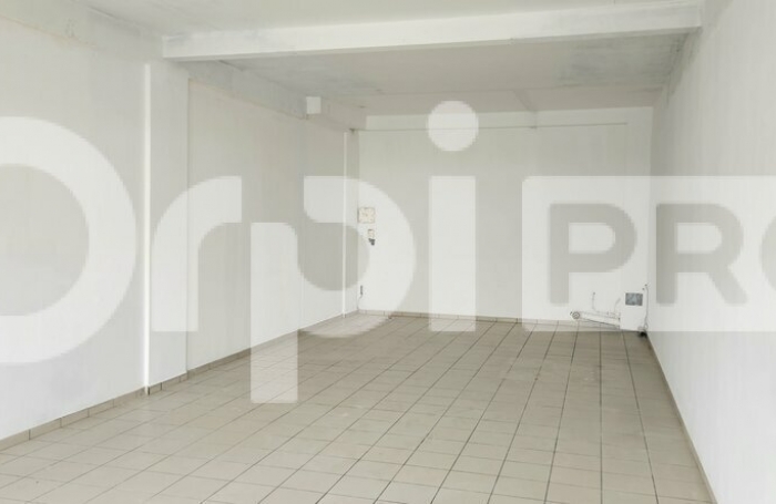 avec ORPI  boutarel , louez votre local au Gosier sur un axe très passant