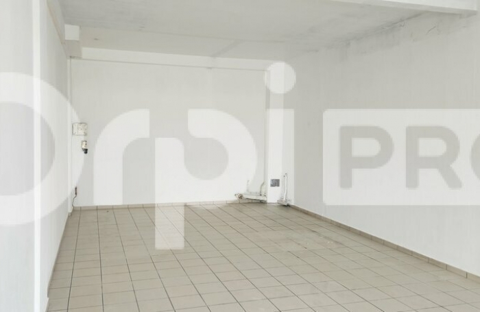 avec ORPI  boutarel , louez votre local au Gosier sur un axe très passant