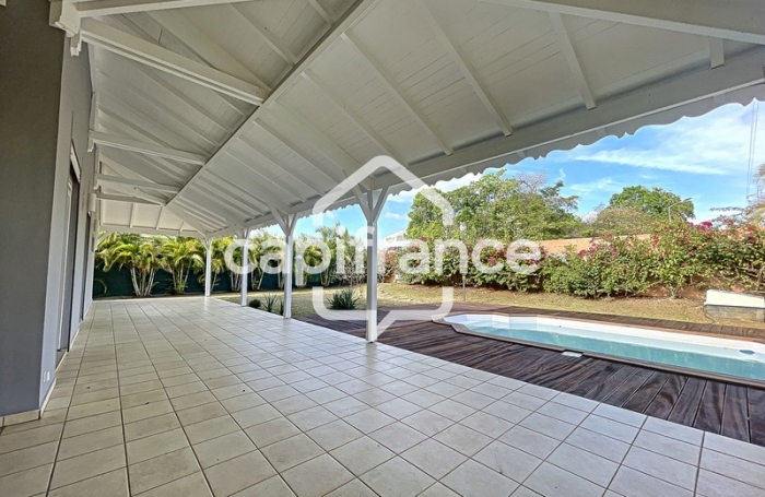 Location Maison 189m&sup2; 6 pi&#232;ces Baie Mahault