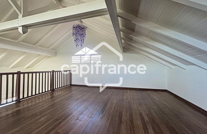 Location Maison 189m&sup2; 6 pi&#232;ces Baie Mahault