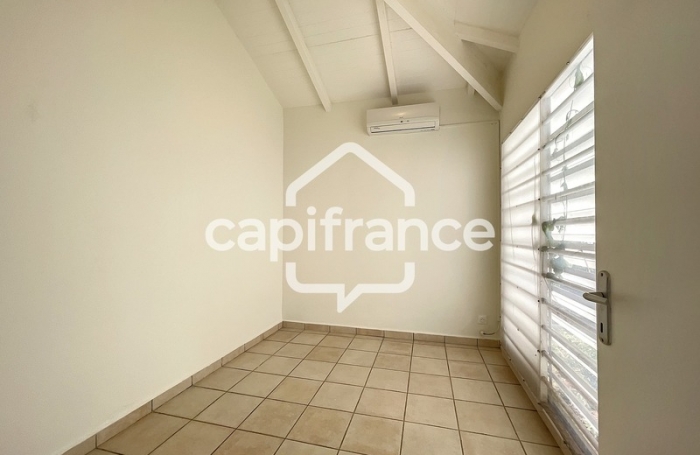Location Maison 189m&sup2; 6 pi&#232;ces Baie Mahault