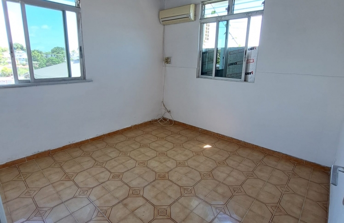 RARE - IMMEUBLE DE RAPPORT DANS LE CENTRE DU GOSIER