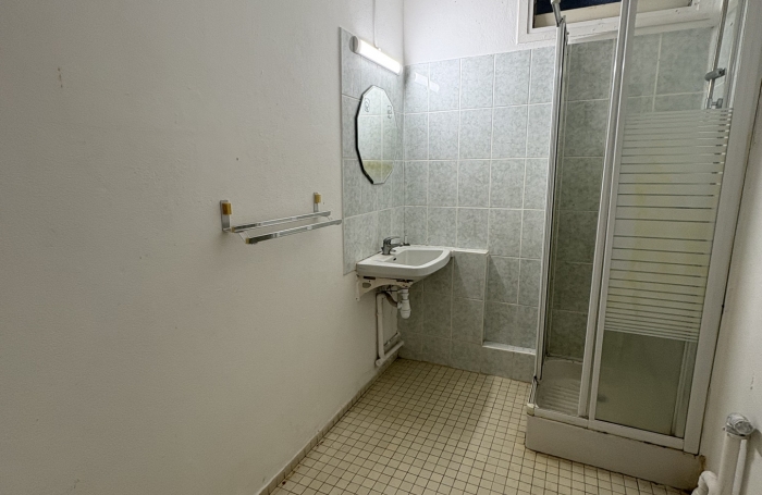 MAISON T6 AVEC PISCINE SECTEUR PERINET