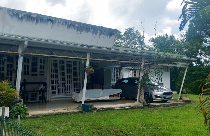 LES ABYMES - BESSON  :  PROPRIETE DE 7962 m2