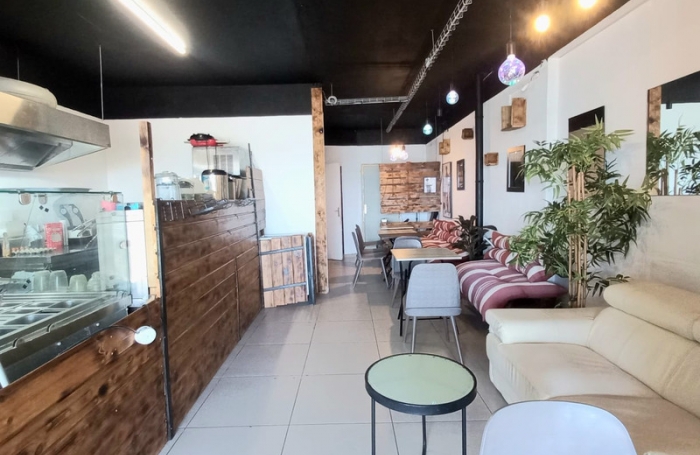 Location Local commercial 80m&sup2; 3 pi&#232;ces Saint François