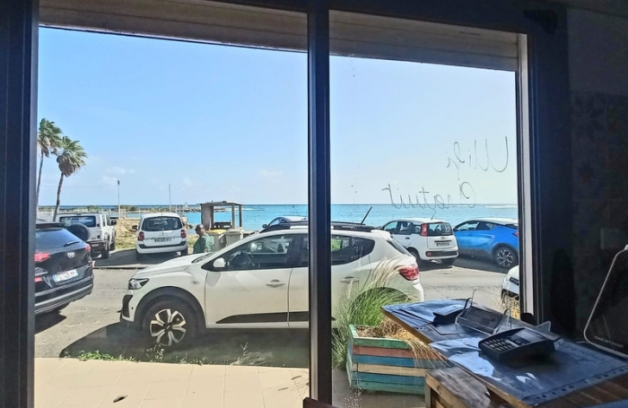 Location Local commercial 80m&sup2; 3 pi&#232;ces Saint François