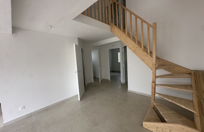 VILLA T4 en R+1 - VERNOU 97170 PETIT-BOURG