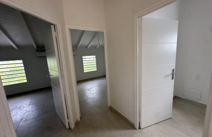 VILLA T4 en R+1 - VERNOU 97170 PETIT-BOURG