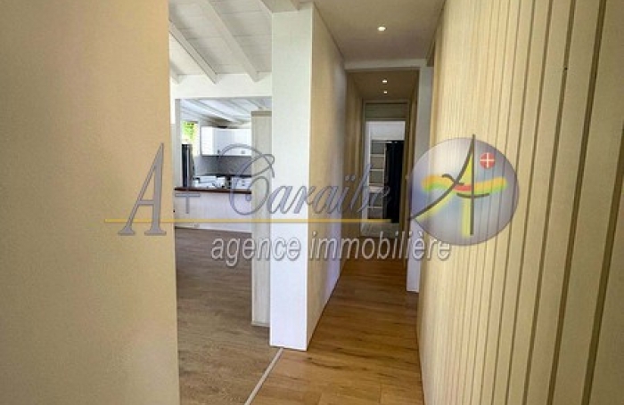 Maison familiale d'architecture créole sur deux niveaux - Trois logements indépendants