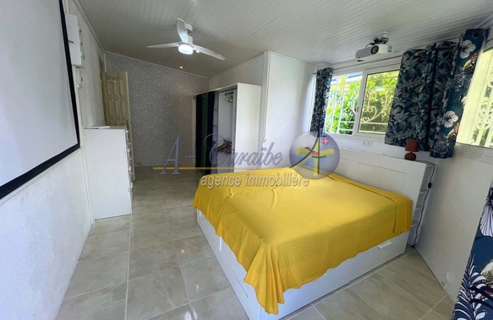 Maison familiale d'architecture créole sur deux niveaux - Trois logements indépendants