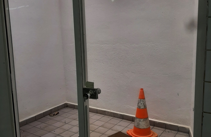 Local commercial de 73 m2  Bourg POINTE à PITRE