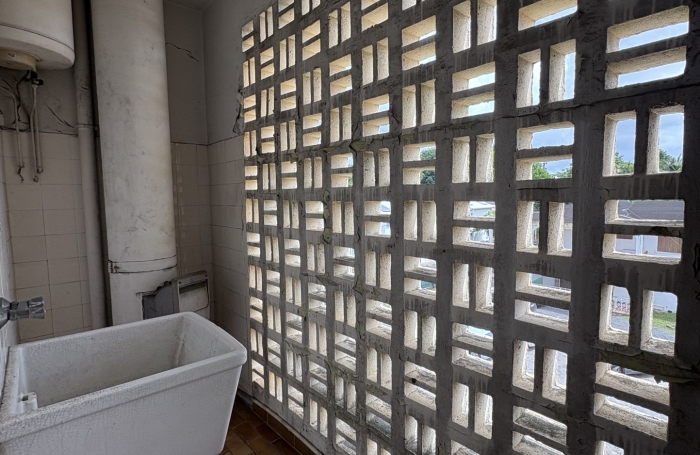 LOCAL PROFESSIONNEL AVENUE PATRICK SAINT ELOI LES ABYMES