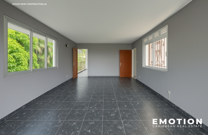 Maison  T12 BASSE TERRE