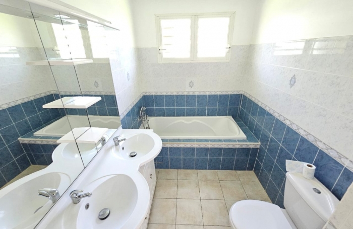 JOLIE VILLA F4 AVEC JARDIN CLOS