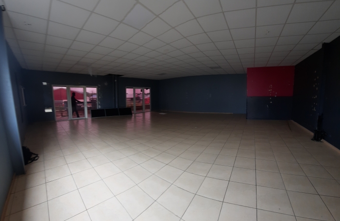 Location Local commercial 97115