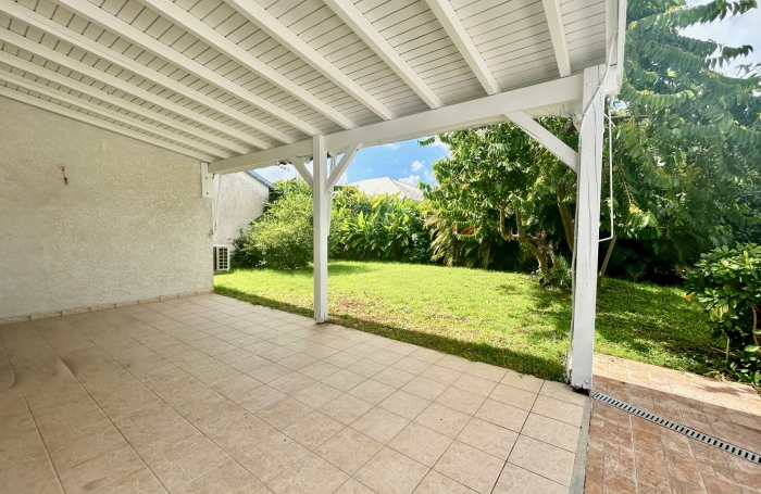 Maison mitoyenne F4 avec jardin privatif &agrave; Moudong, Baie-Mahault, Guadeloupe