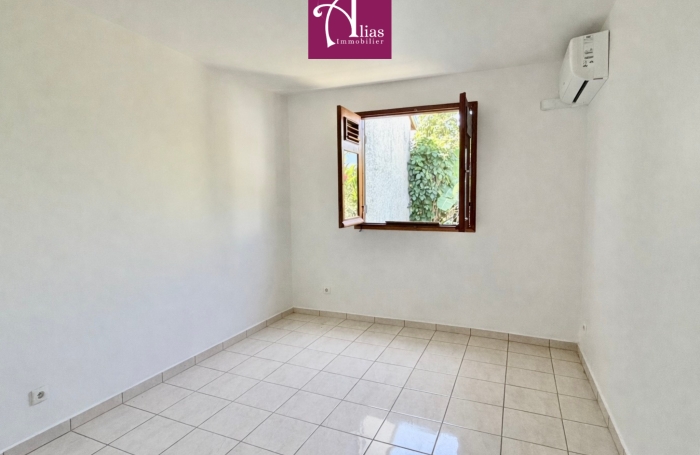 Maison mitoyenne F4 avec jardin privatif &agrave; Houelbourg SUD.