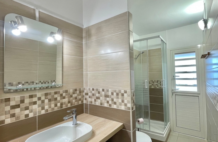 &Agrave; LOUER   Appartement T4 meubl&eacute; et r&eacute;nov&eacute; &agrave; Pointe-&agrave;-Pitre, id&eacute;al colocation