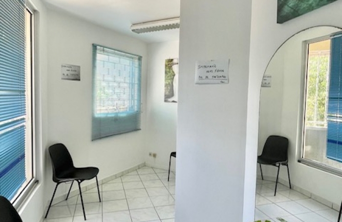 Vente Local commercial 97110