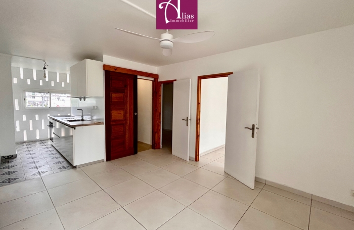 &Agrave; VENDRE T3 ENTI&Egrave;REMENT R&Eacute;NOV&Eacute; AU RAIZET - LES ABYMES