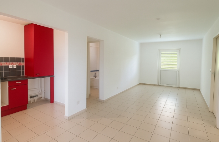 A VENDRE en exclusivit&eacute; - appartement T3 avec jardin dans r&eacute;sidence avec piscine au LAMENTIN
