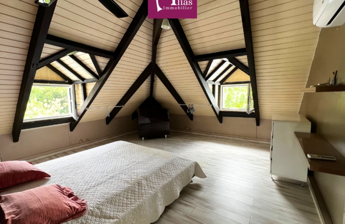 &Agrave; louer - Villa F6 meubl&eacute;e de 216m2 + Bungalow - Castel, Lamentin