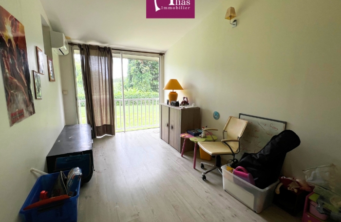 &Agrave; louer - Villa F6 meubl&eacute;e de 216m2 + Bungalow - Castel, Lamentin