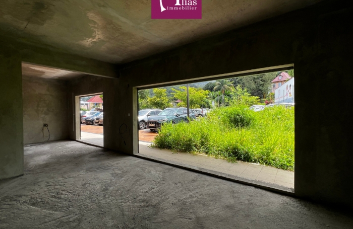 &Agrave; louer - Local Commercial neuf de 47 m2 - Universit&eacute; - SAINT-CLAUDE