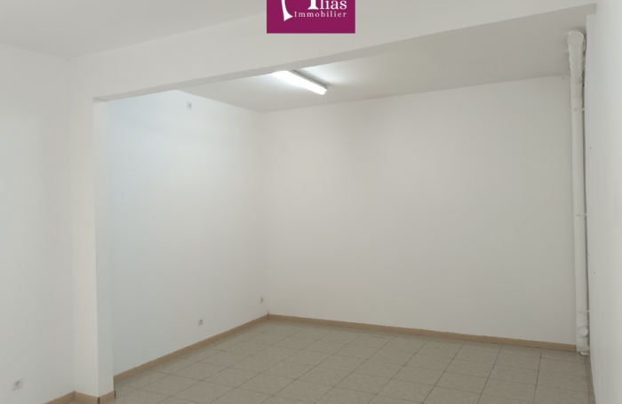 Location Local commercial 97160