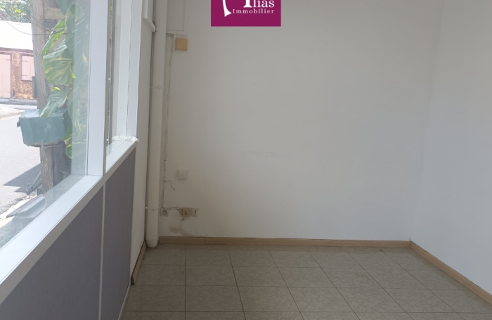 &Agrave; louer - Local 42m2 - RDC - Bourg - Le Moule