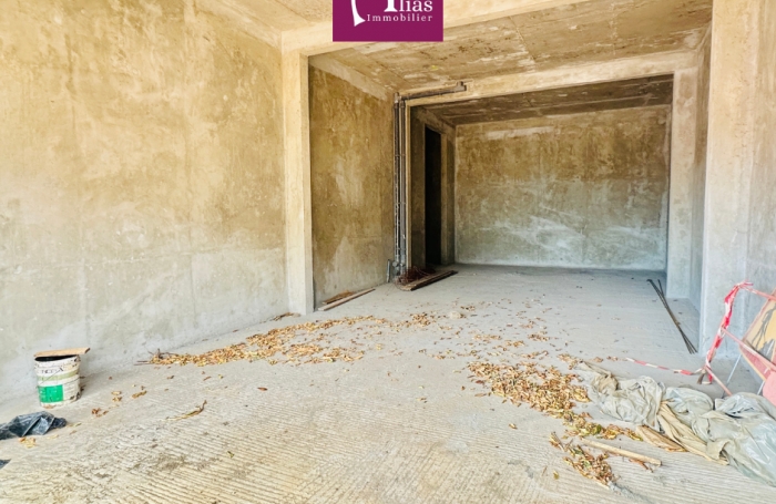 Local commercial &agrave; louer de 89 m2 &agrave; Saint-Claude - Id&eacute;al pour commerce de proximit&eacute;