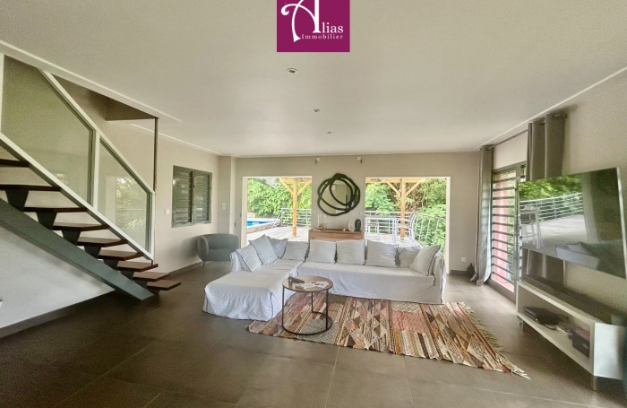 A VENDRE - Maison d&rsquo;architecte de caract&egrave;re + bungalow ind&eacute;pendant   &agrave; DUGAZON - LES ABYMES