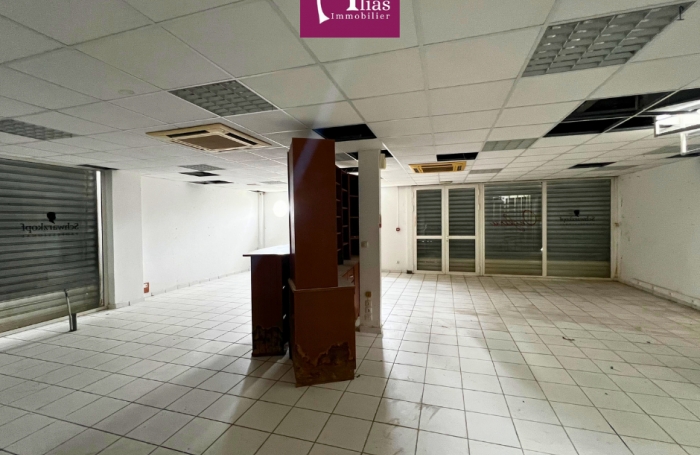 &Agrave; louer - Local commercial 600m2 - Nolivier - Sainte-Rose