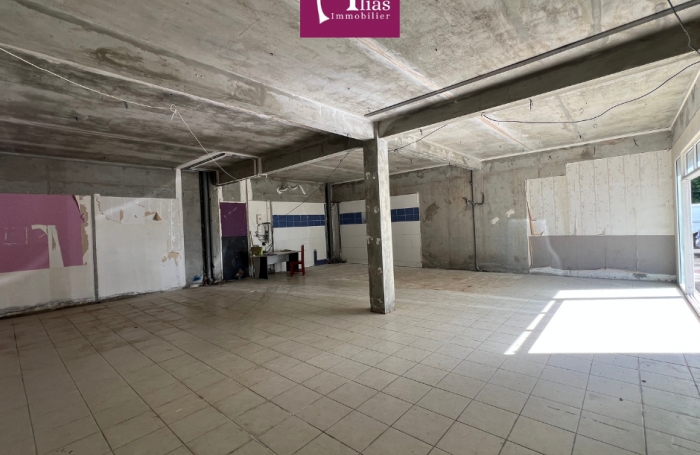 &Agrave; louer - Local / d&eacute;p&ocirc;t brut 100m2 - RDC - JARRY