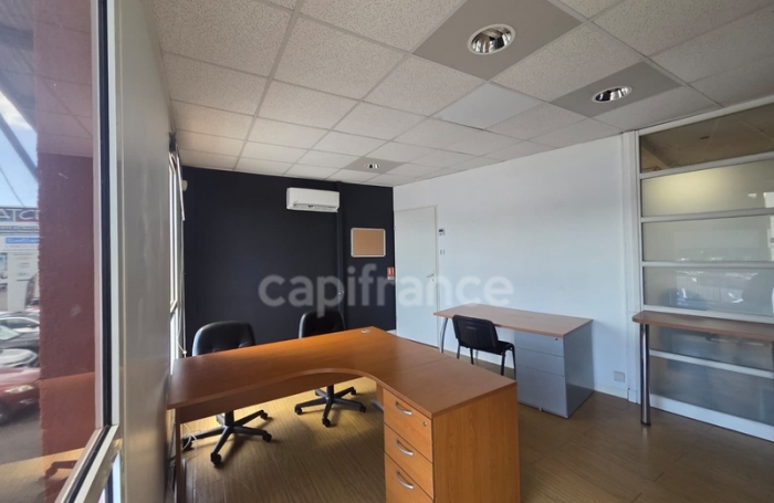 Location Local commercial 97122