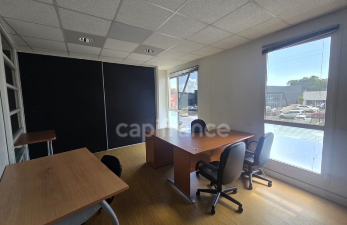 Location Local commercial 17m&sup2; 1 pi&#232;ce Baie Mahault