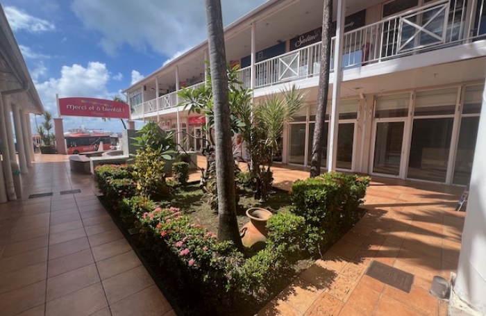 LOCAL COMMERCIAL 23M2 GALERIE COMMERCIALE EN CENTRE VILLE