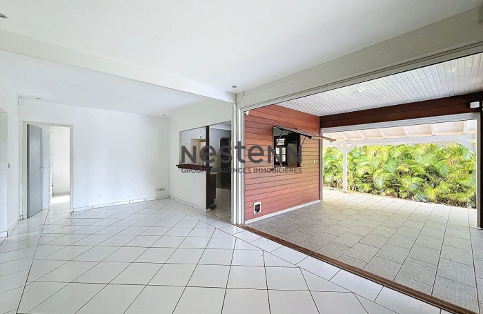 Vente Maison 105m&sup2; 5 pi&egrave;ces Sainte Rose