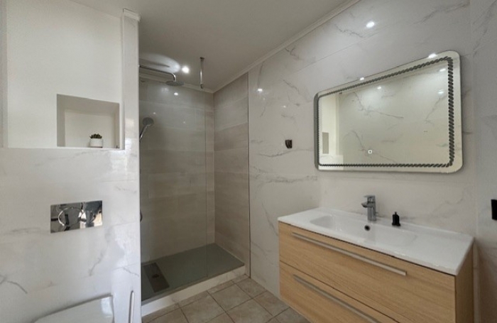 Superbe appartement 2 pièces avec grande loggia