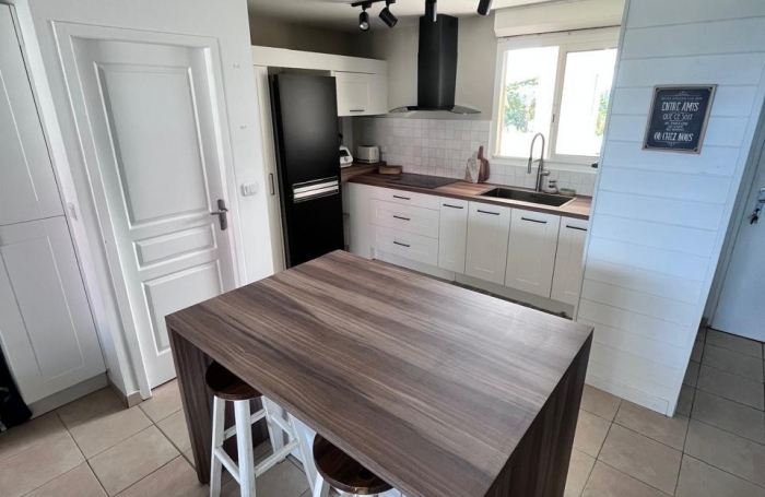 BEL APPARTEMENT T3 MEUBLE VUE MER + PISCINE