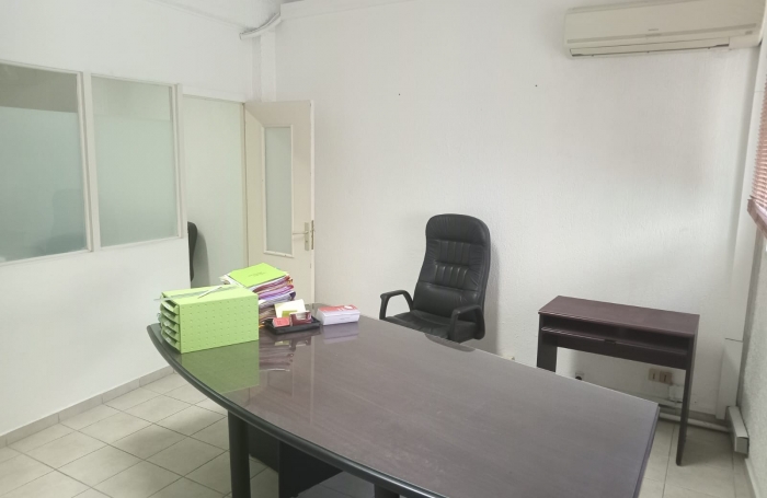 LOCAL PROFESSIONNEL - 97110 POINTE À PITRE